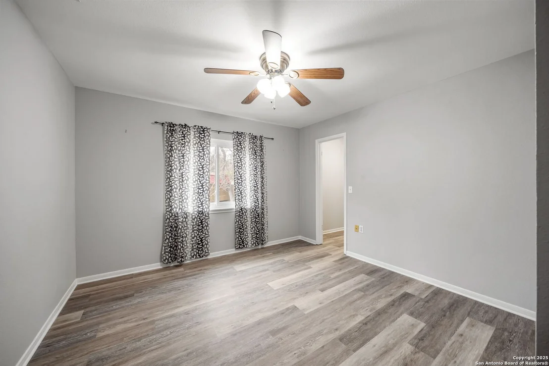 Photo of 7811 Valley Trails