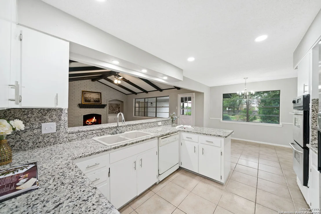 Photo of 518 SUNHAVEN DR