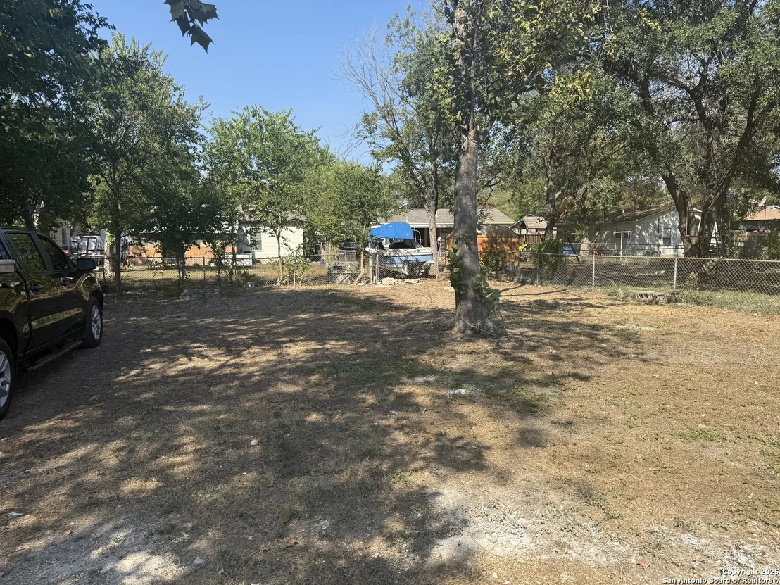 Photo of 143 Toltec