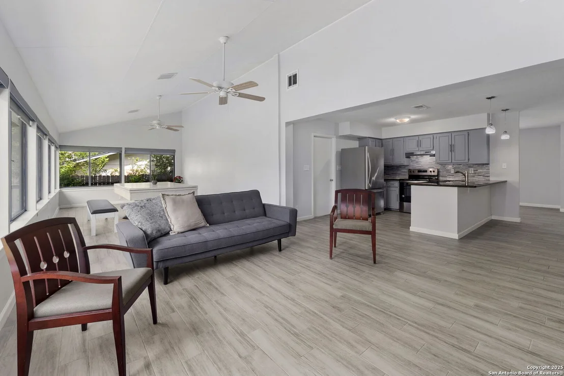 Photo of 6818 Forest Meadow