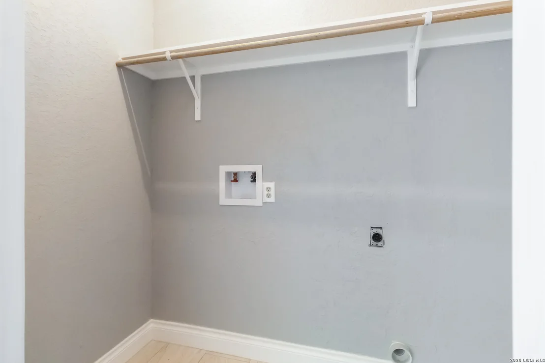 Photo of 3938 New Mathis