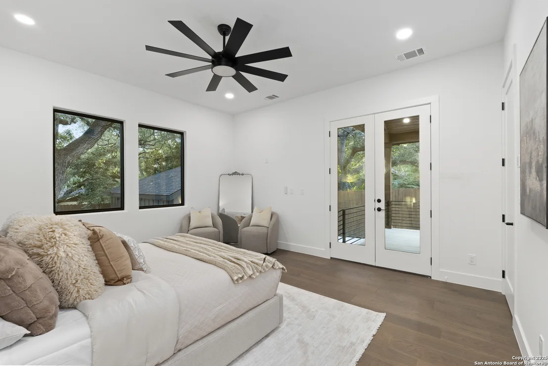 Photo of 434 College Blvd
