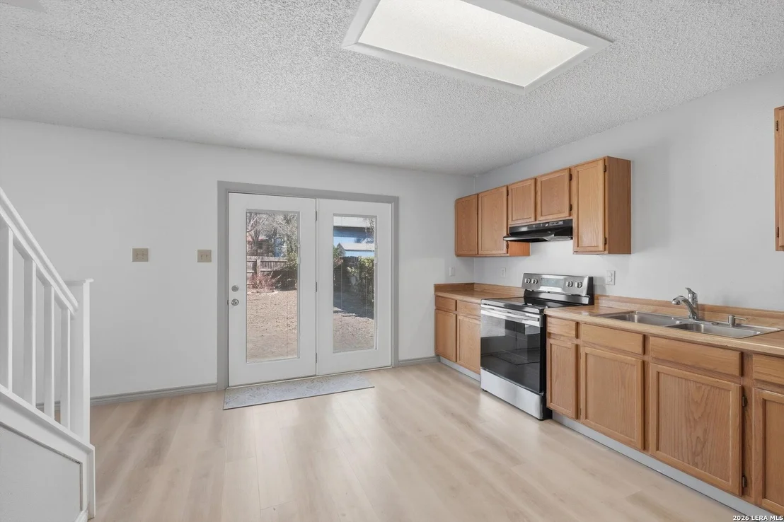 Photo of 9015 Mansfield