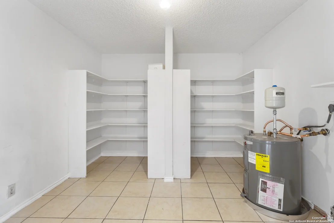 Photo of 8310 BORDER RIDGE DR