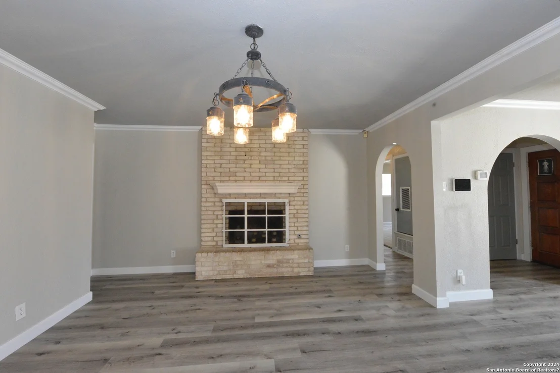 Photo of 4427 GREYSTONE DR