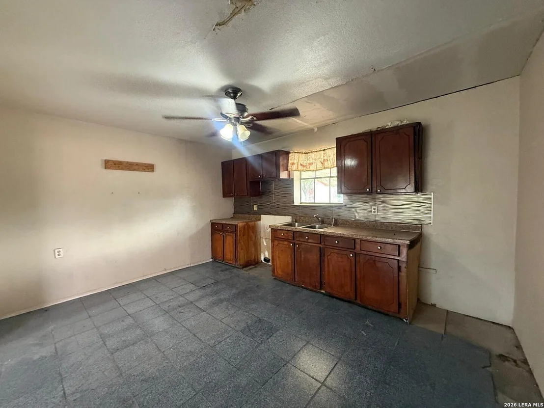 Photo of 3294 FRESNO LOOP