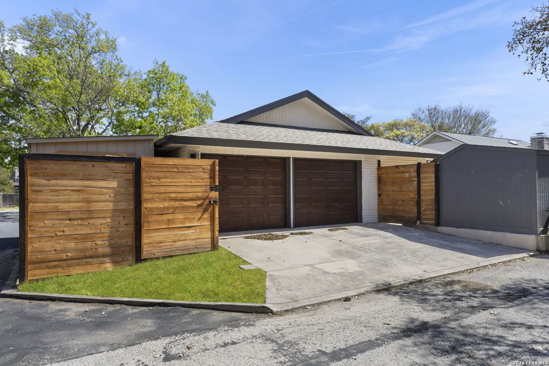 Photo of 1516 Caper