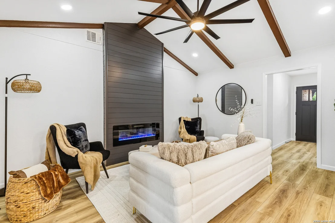 Photo of 6707 FOREST GRV