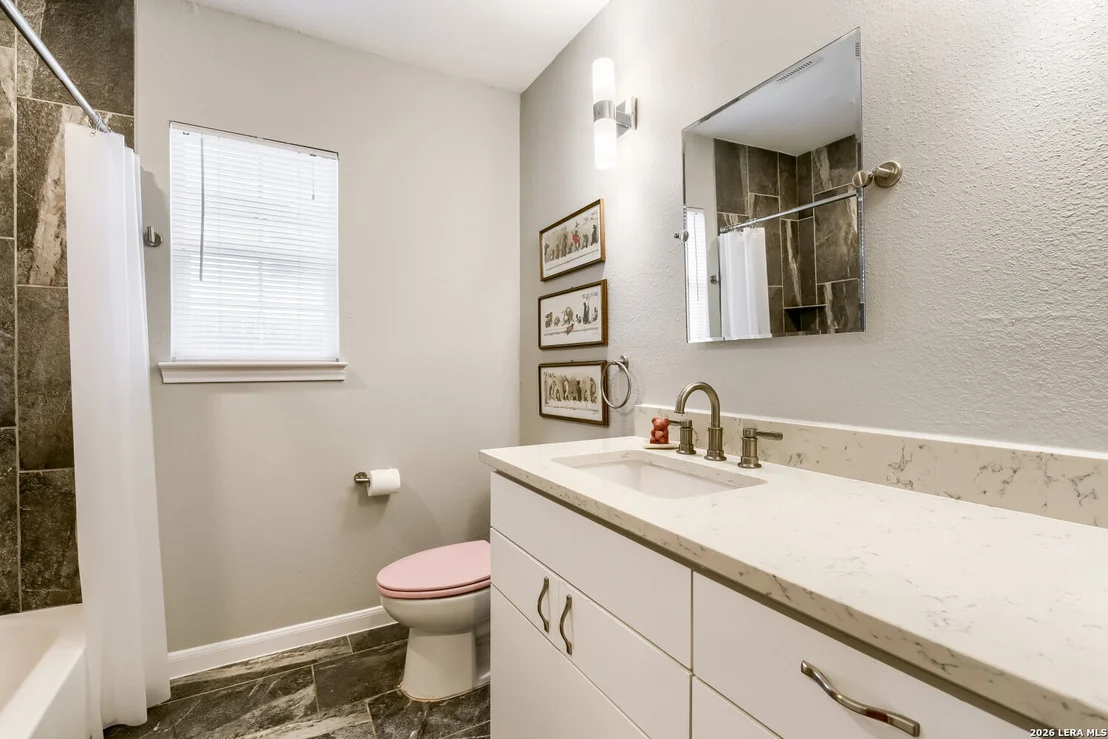 Photo of 527 Eleanor Ave