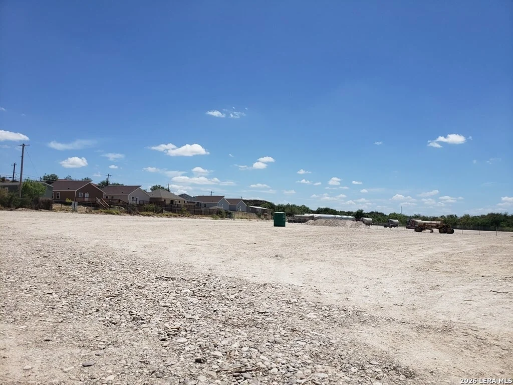 Photo of Unit 2 at 1157 STATE LOOP 480