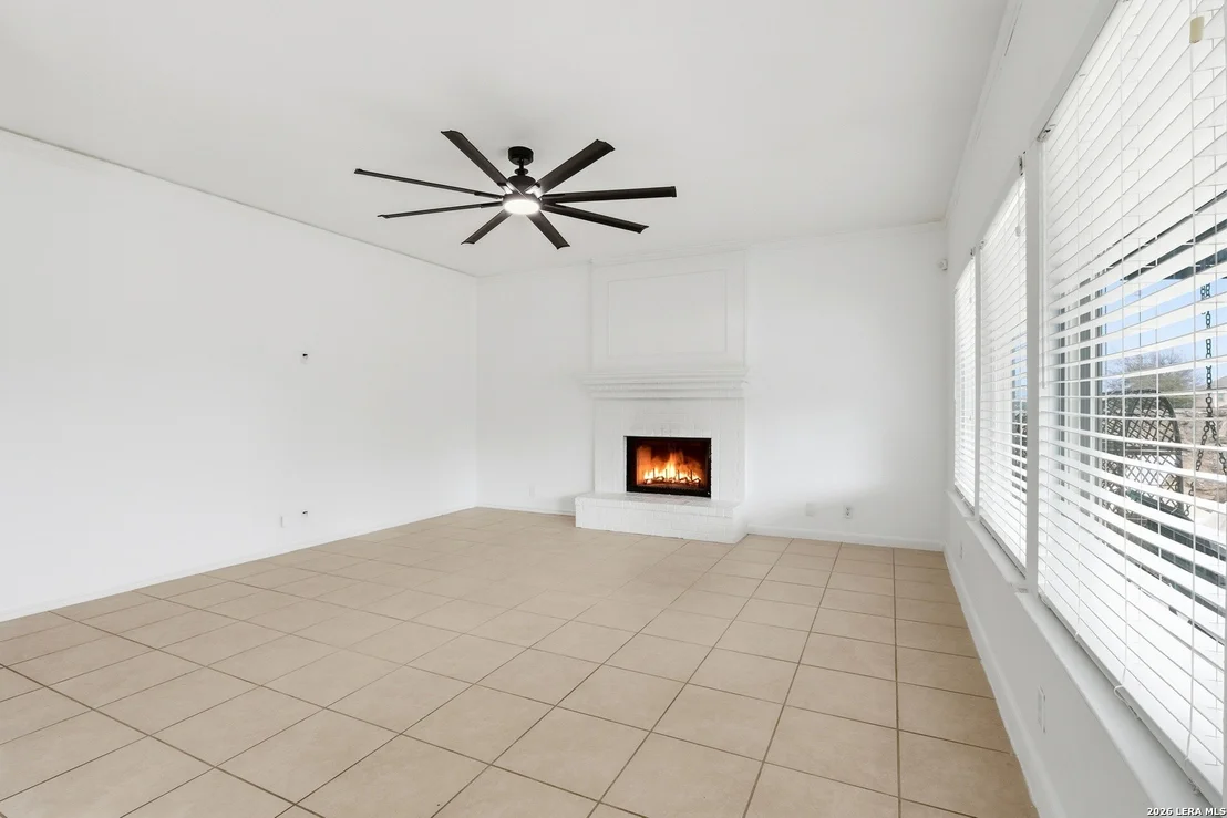 Photo of 602 Lightstone