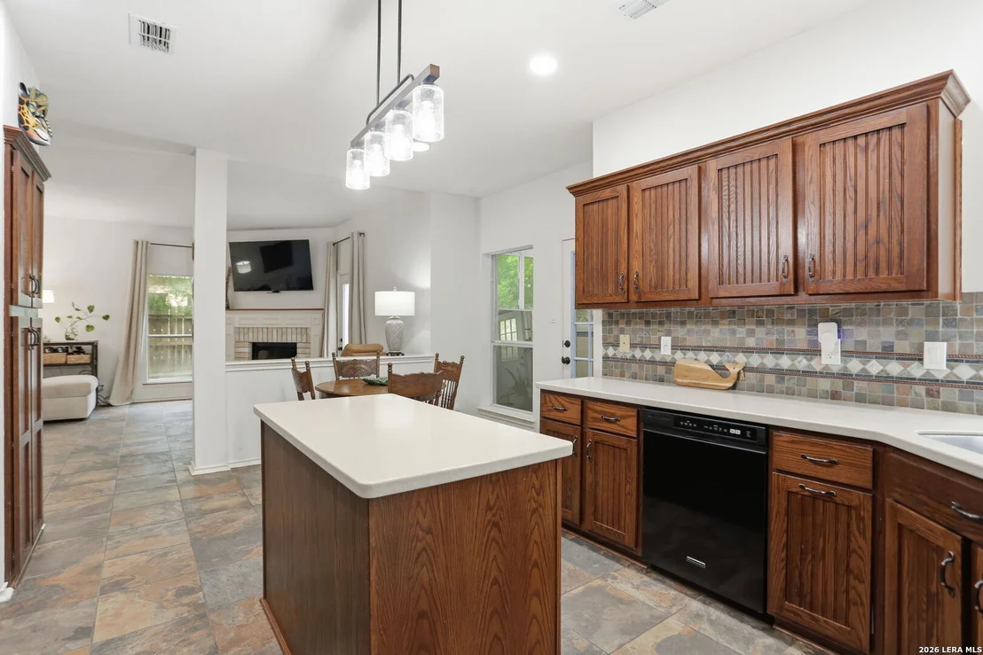 Photo of 21139 Simi Valley Dr