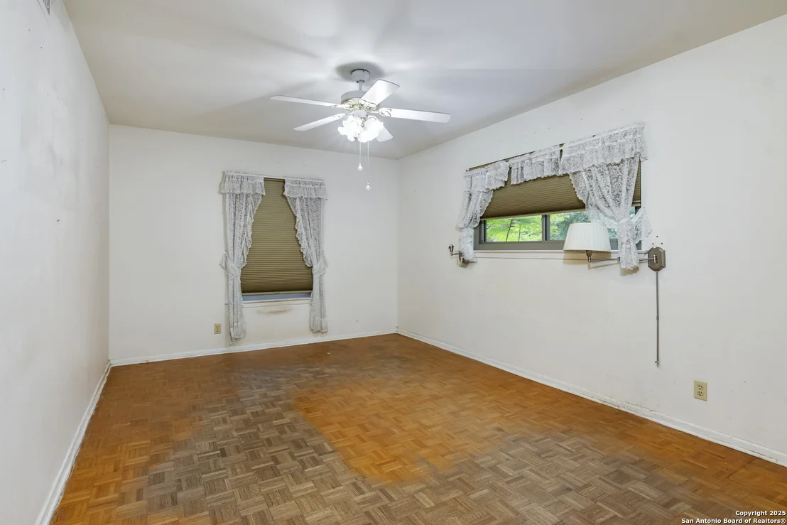 Photo of 606 Serenade