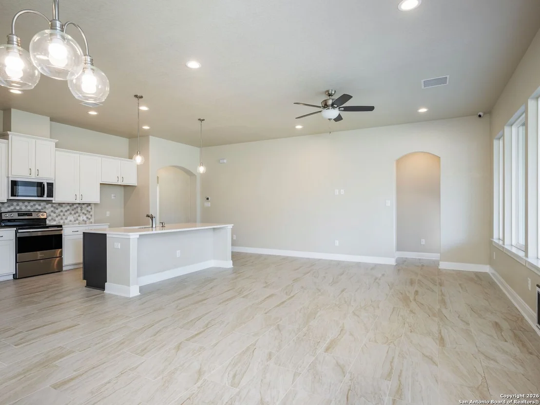 Photo of 14681 Main St