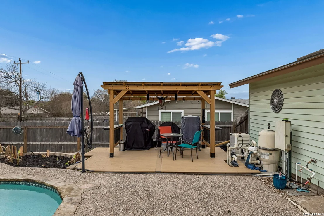 Photo of 218 Whispering Oaks