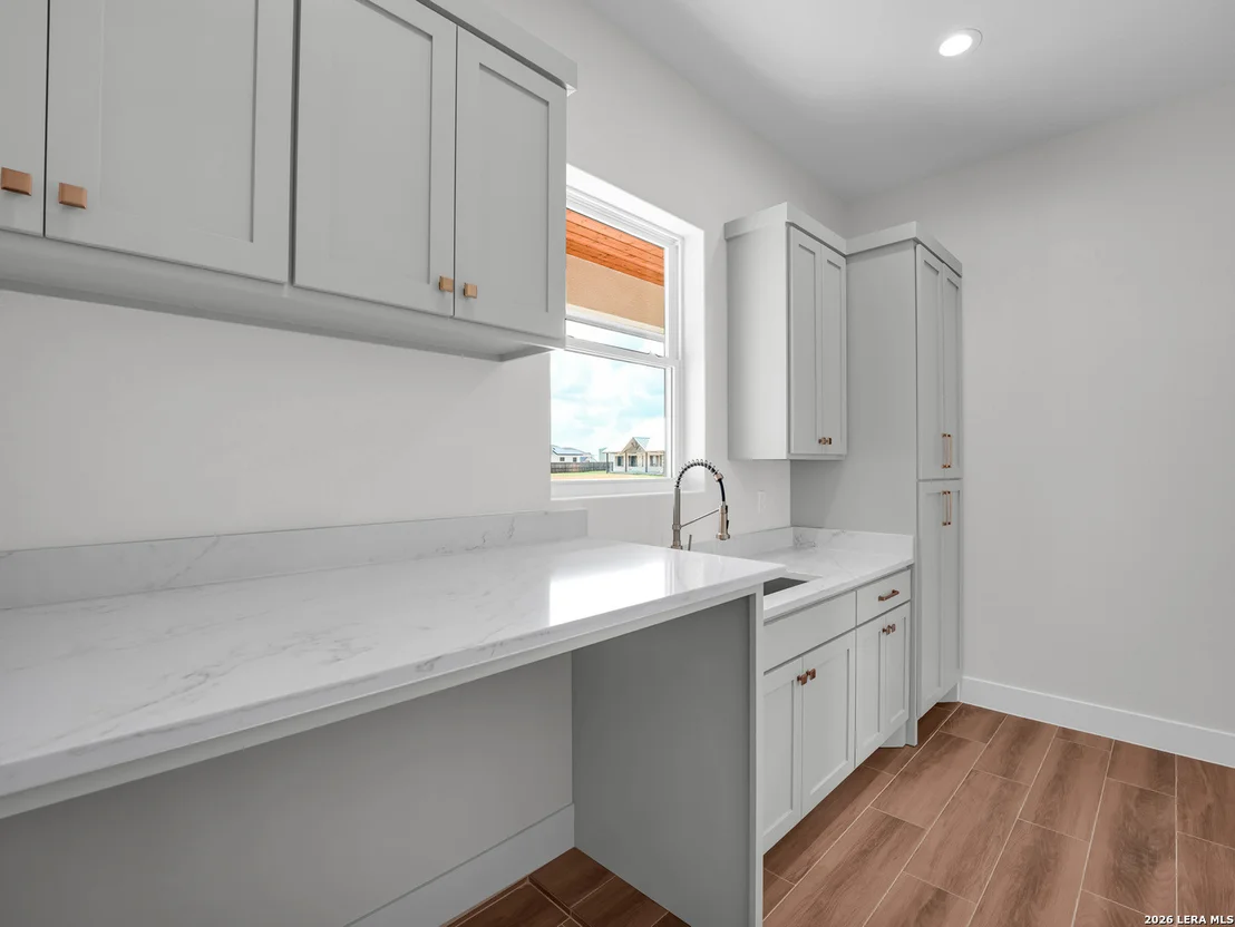 Photo of 101 W MEDIUM MEADOW DR