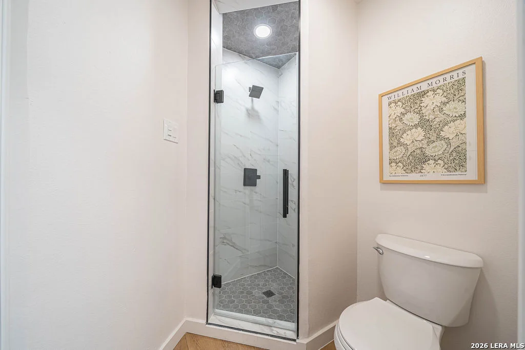 Photo of 355 Donella