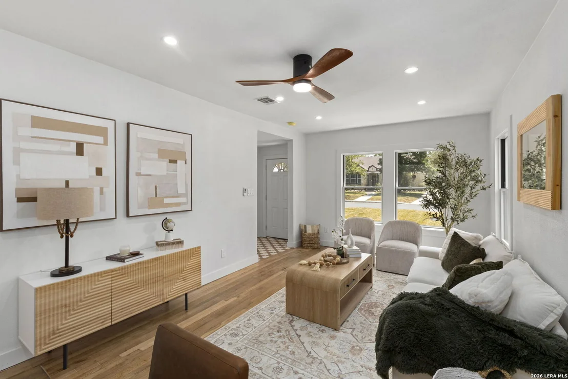 Photo of 219 THORAIN BLVD