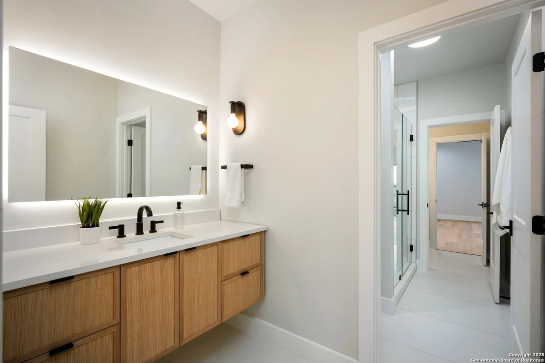 Photo of 9539 Lenox Hill