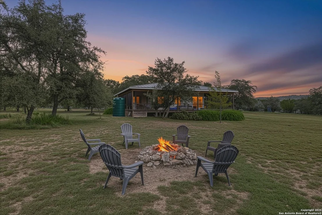 Photo of 565 Loop Rd.
