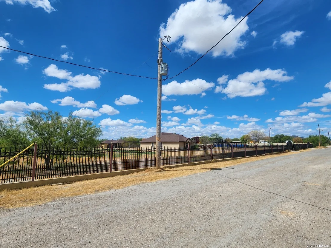 Photo of 210 COUNTY ROAD 237