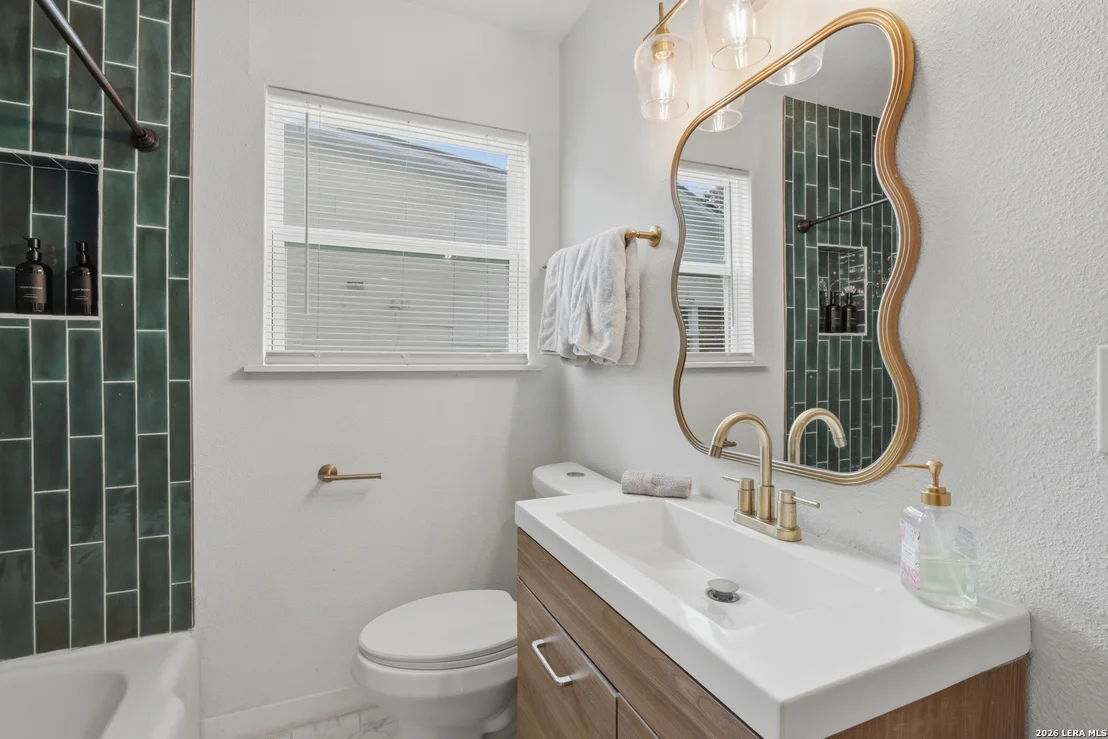 Photo of 414 Clower