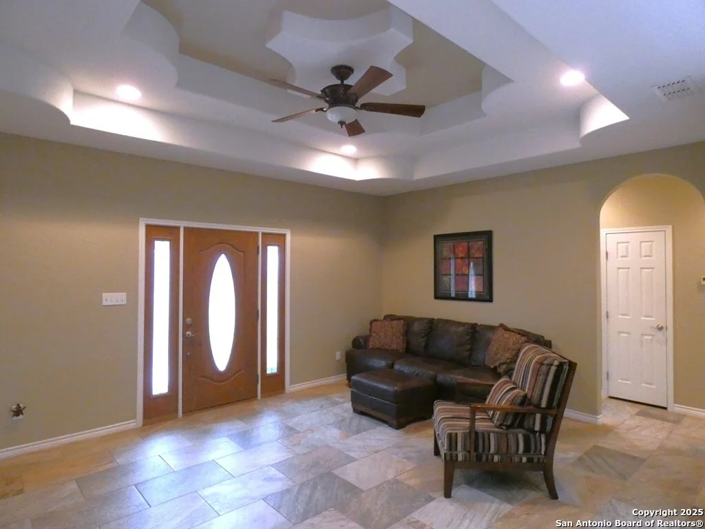 Photo of 283 Live Oak Rd