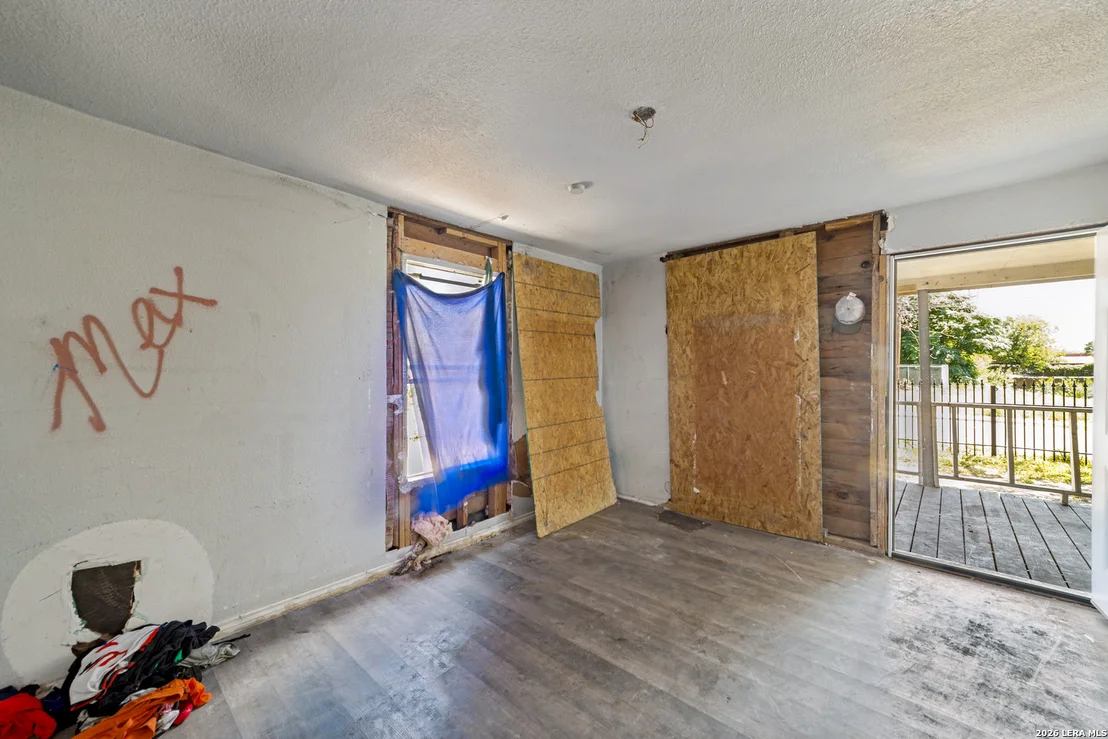 Photo of 811 MCCAULEY BLVD