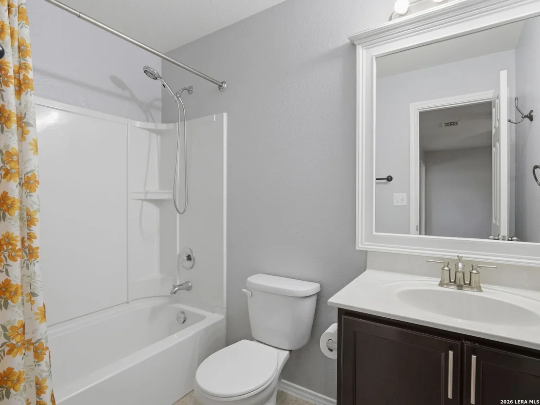 Photo of 414 WALNUT CRST