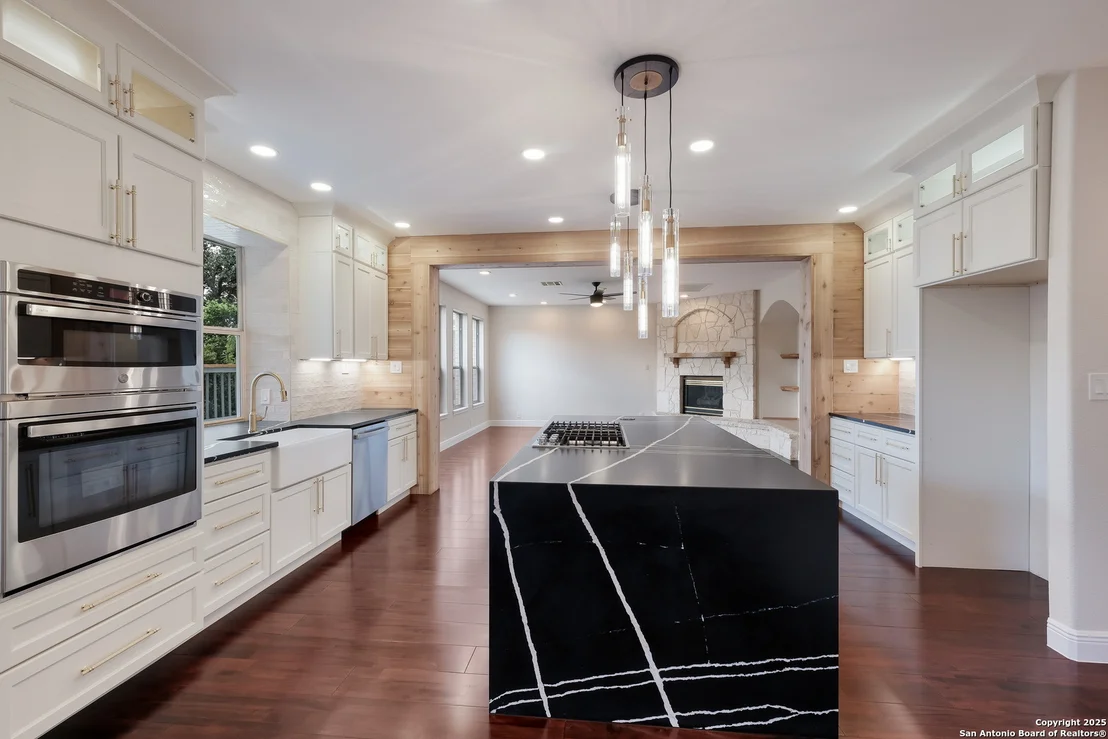 Photo of 726 Mello Oak