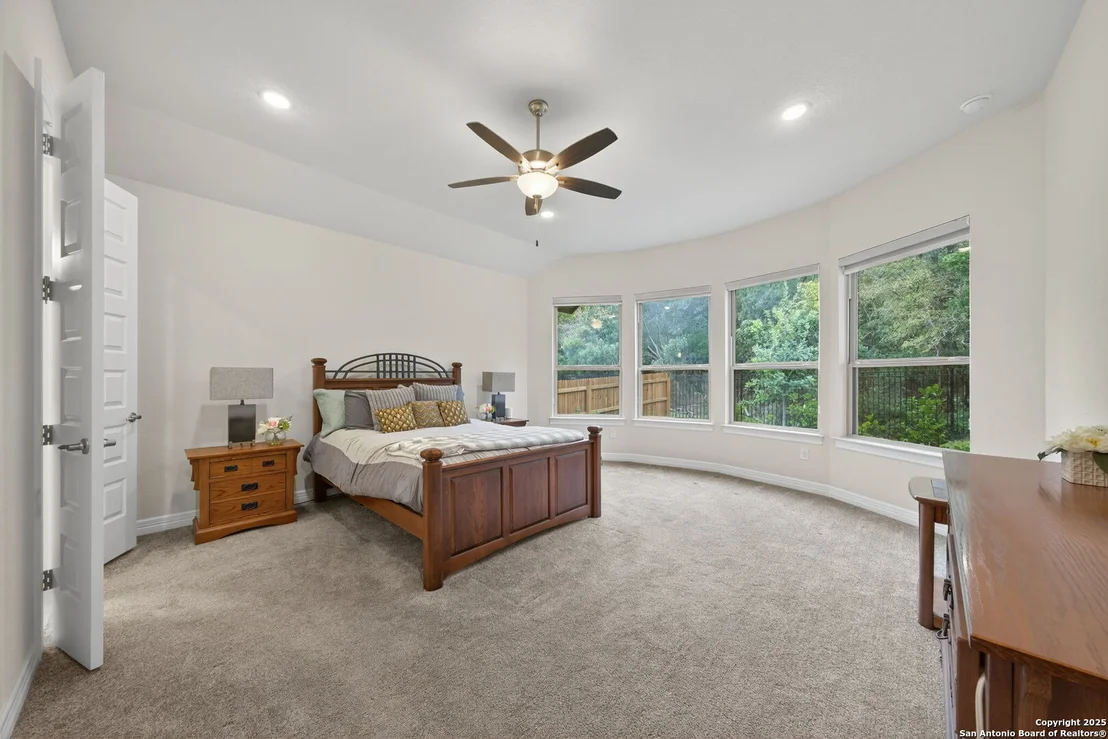 Photo of 123 Low Meadow