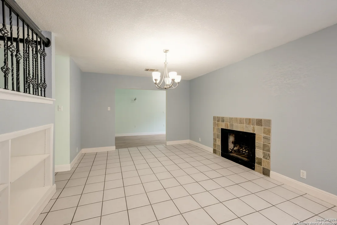 Photo of 2622 JOHNSON GRASS