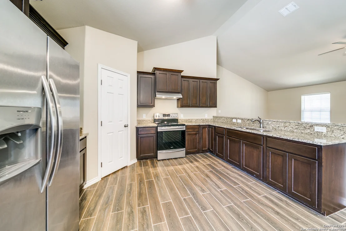 Photo of 530 GARDEN DR