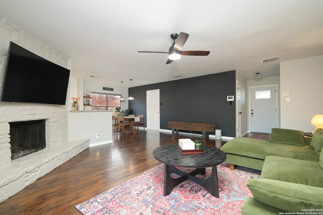 Photo of 814 Tibbits