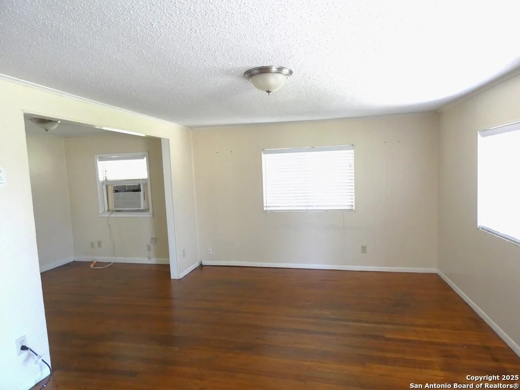 Photo of 1411 Retama