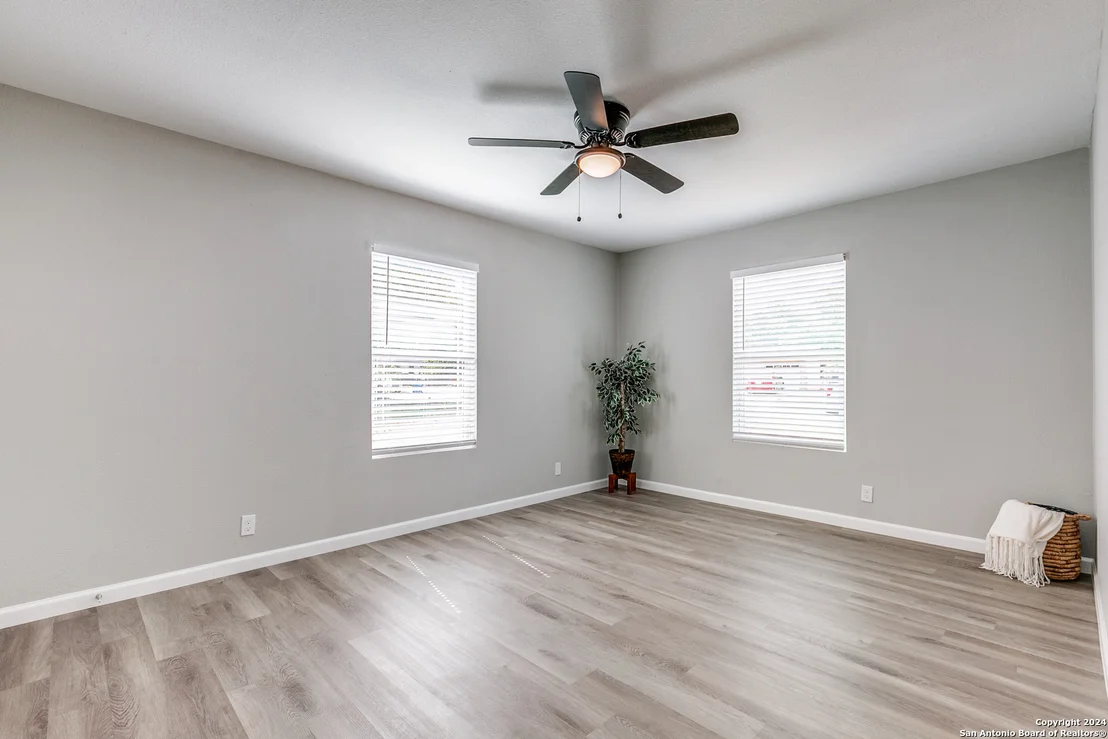 Photo of 7531 WESTLYN DR