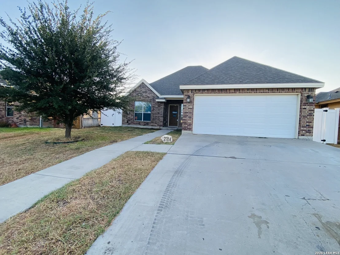 Photo of 2714 OAK MANOR DR
