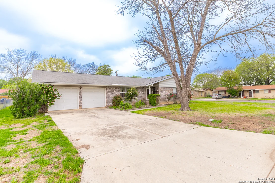 Photo of 409 Pecan Dr.