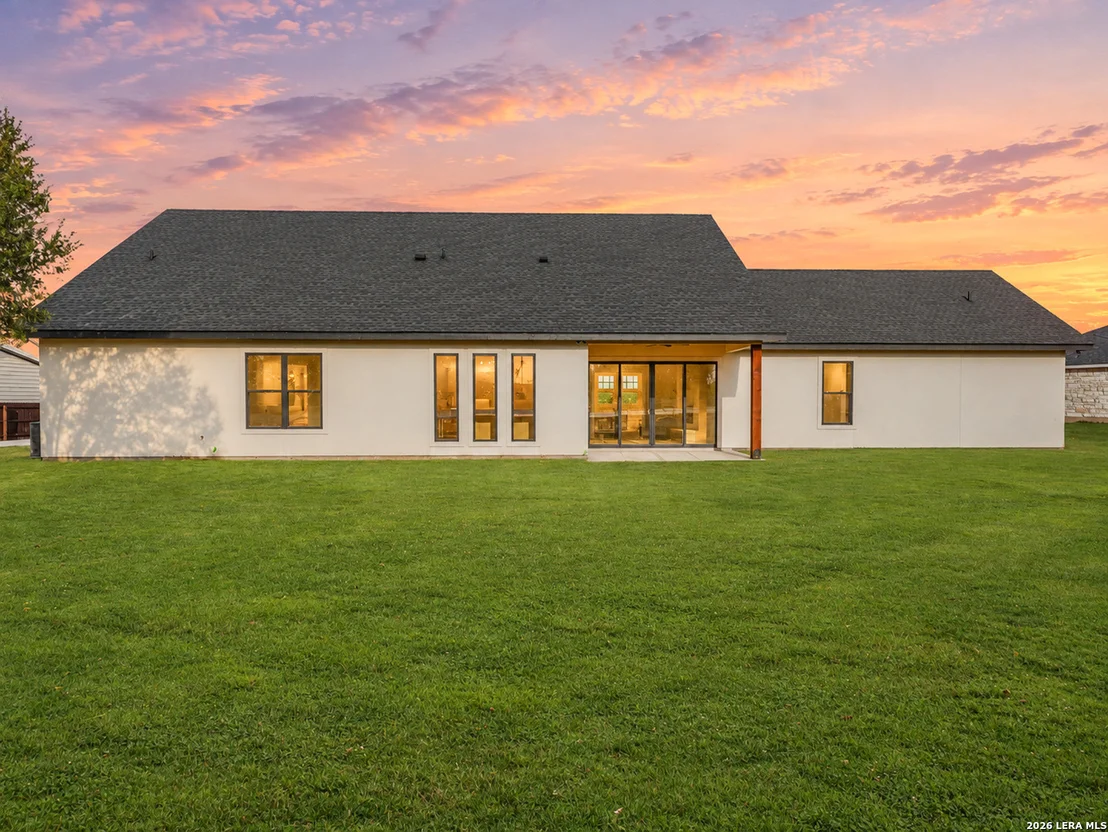 Photo of 101 W MEDIUM MEADOW DR