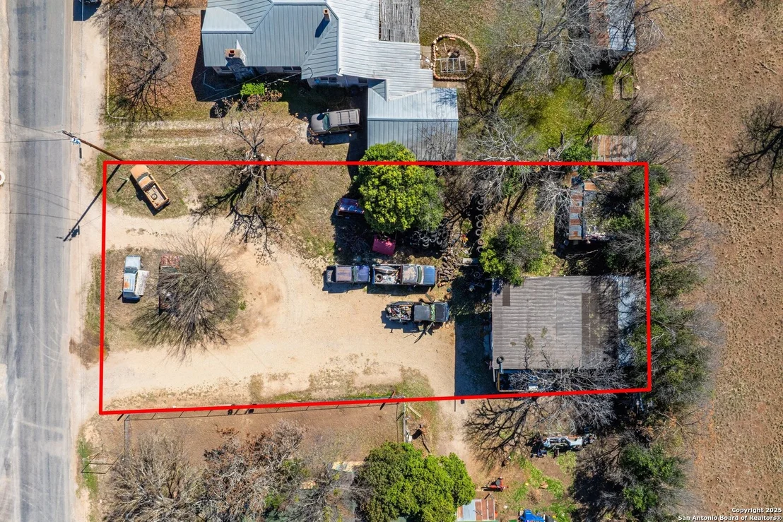Photo of 547 Lindner Ave