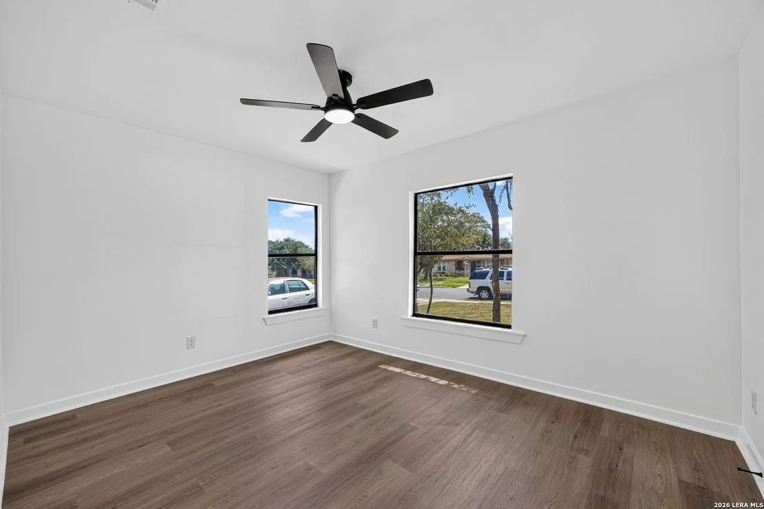 Photo of 359 BARBARA DR