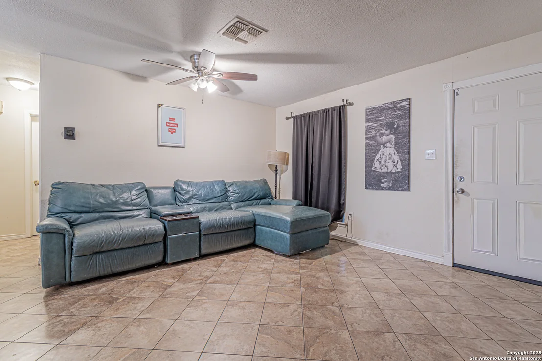Photo of 5842 Cliff Walk
