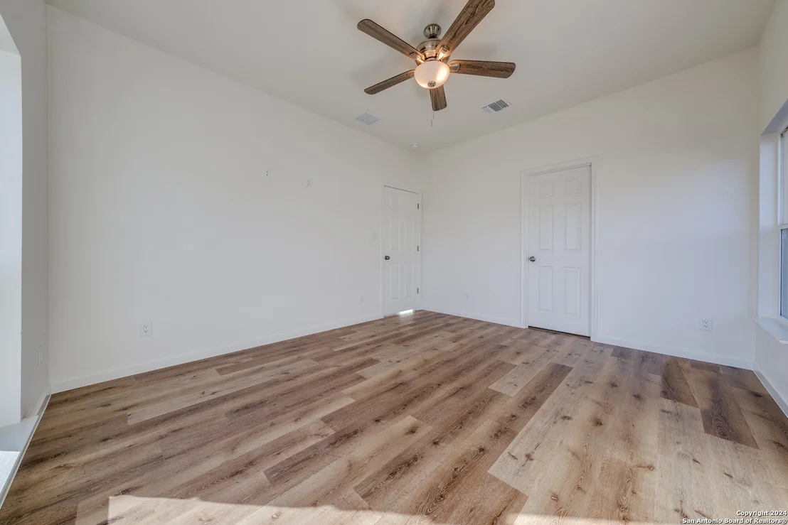 Photo of 5847 TREE VIEW ST