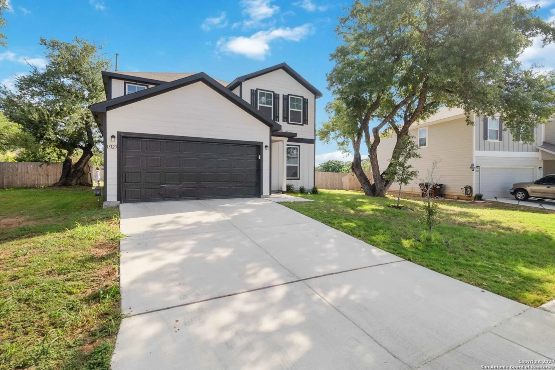 Photo of 13123 SENDERO ROBLE
