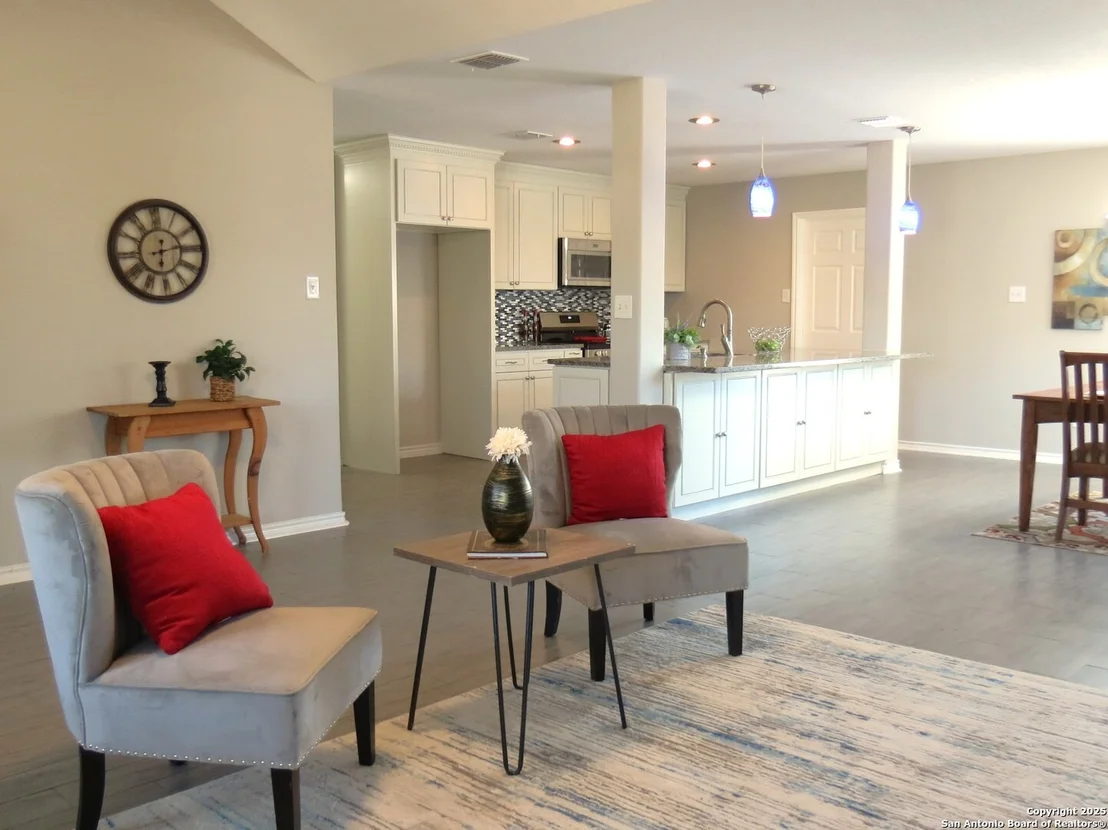 Photo of 303 Windy Knoll