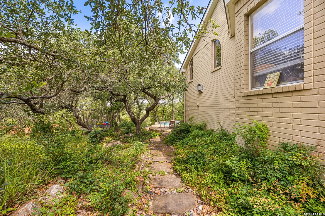 Photo of 1059 Flagstone