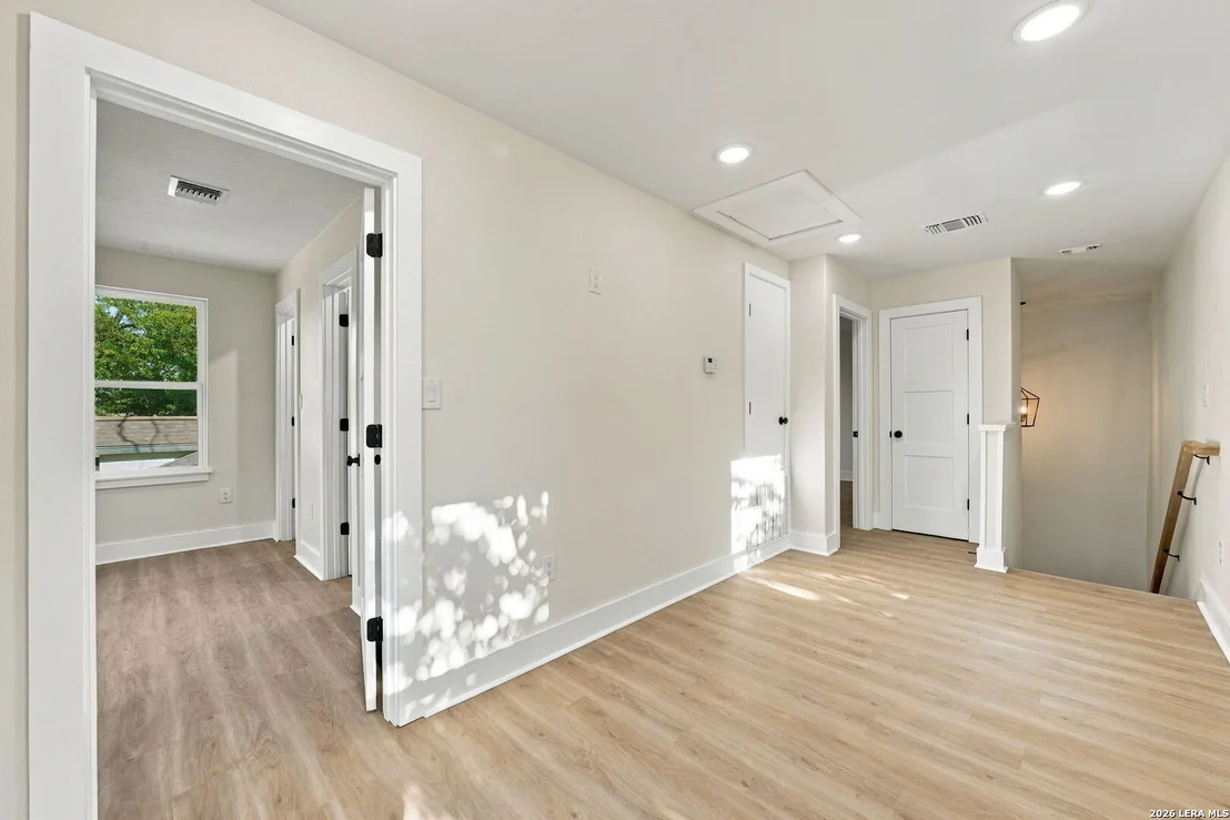 Photo of 237 Carle Ave