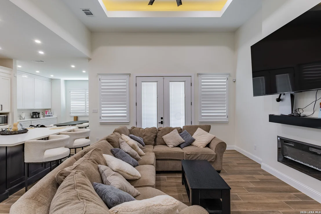 Photo of 709 Encinal Drive
