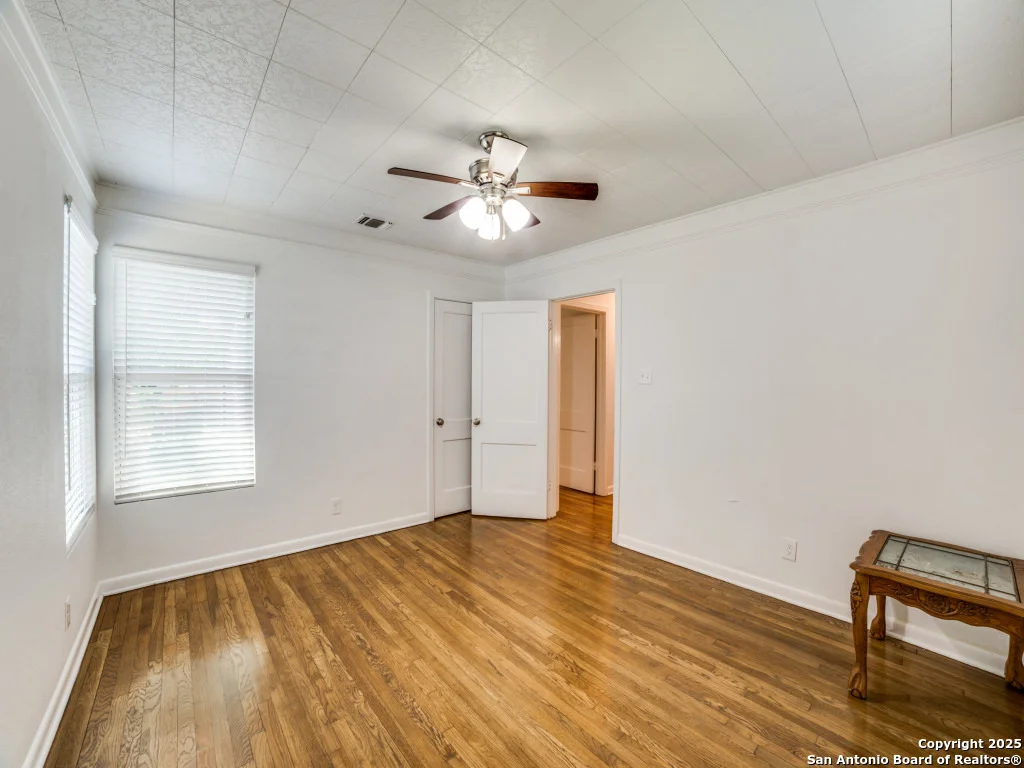 Photo of 130 Vaughan Pl