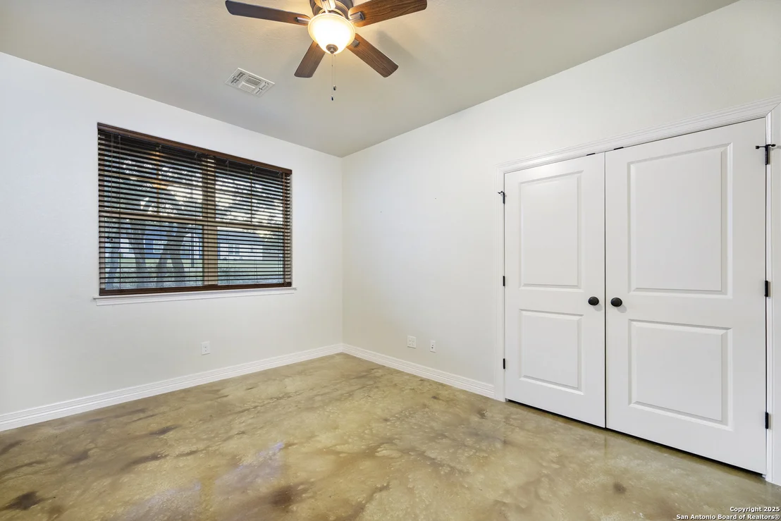 Photo of 103 Oak Forest